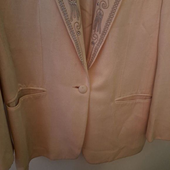 Women's Blazer - Picture 2 of 3
